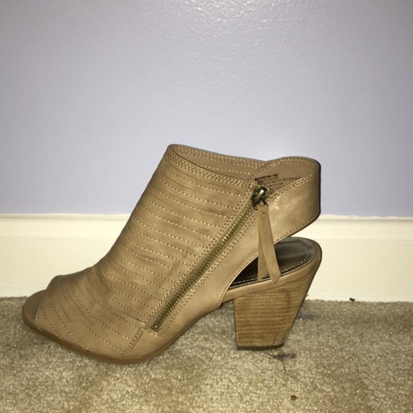 High heels - Picture 2 of 5